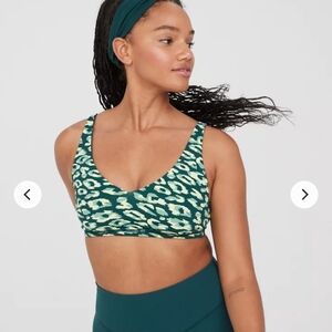 NWOT OFFLINE by Aerie Goals Plunge sports bra green leopard print Medium #54